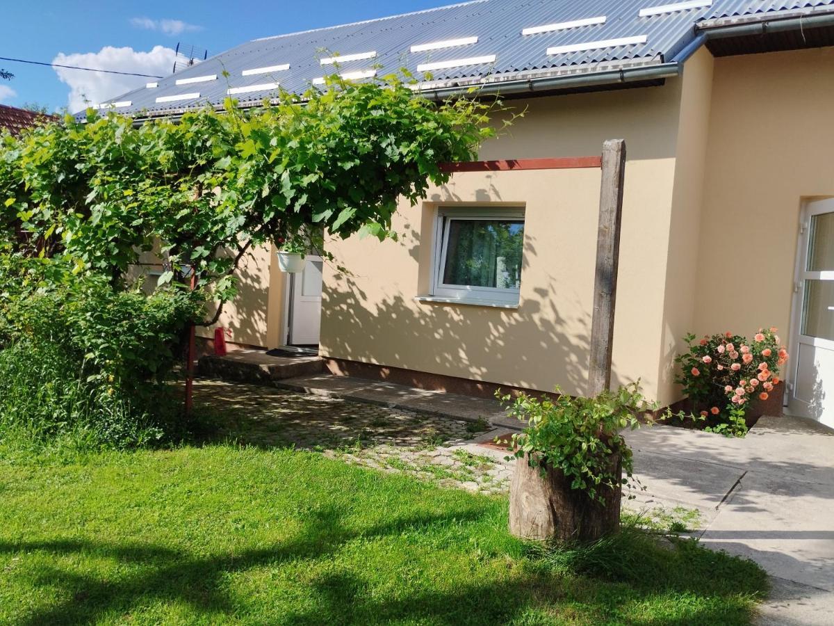 Jakov & David Gospic Exterior photo